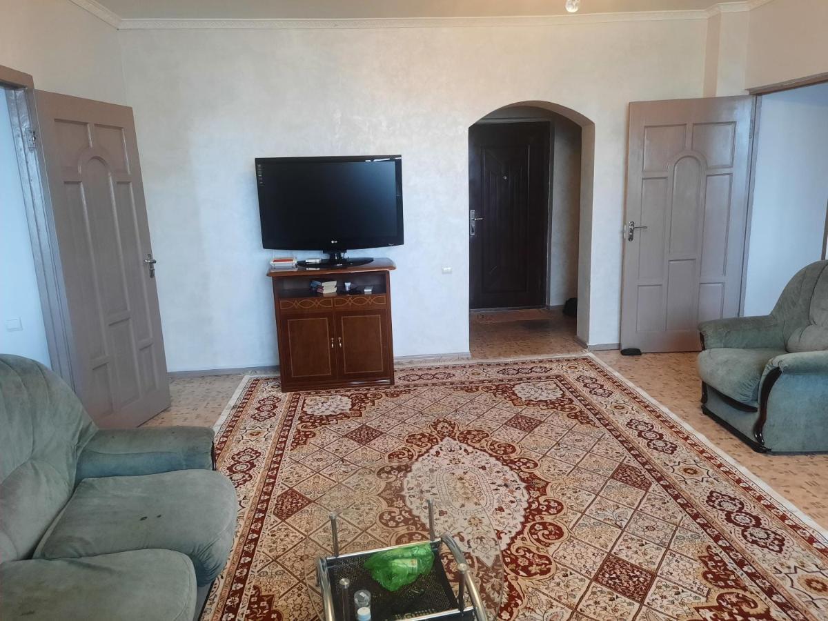 Apartment Shevchenko Panfilova Ałma Ata Zewnętrze zdjęcie